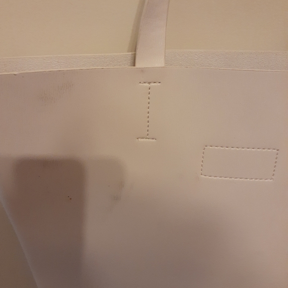 White purse - Picture 3 of 8
